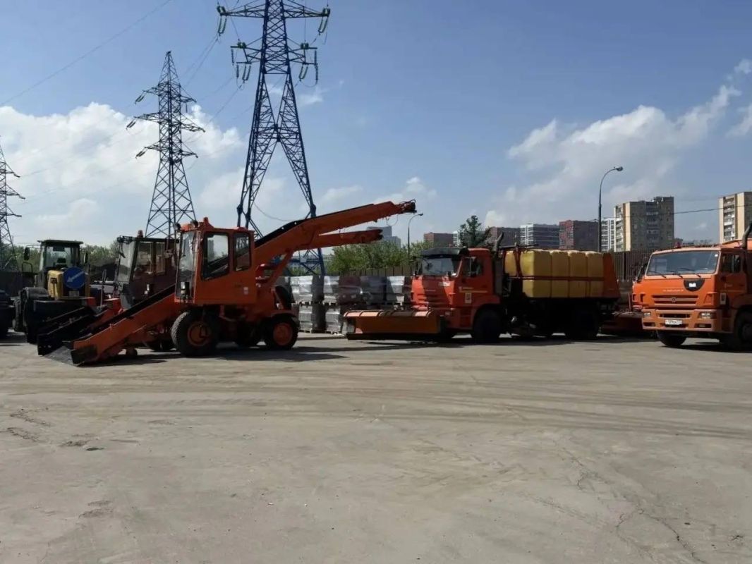 Москва передаст Вологодской области ещё 30 единиц коммунальной техники