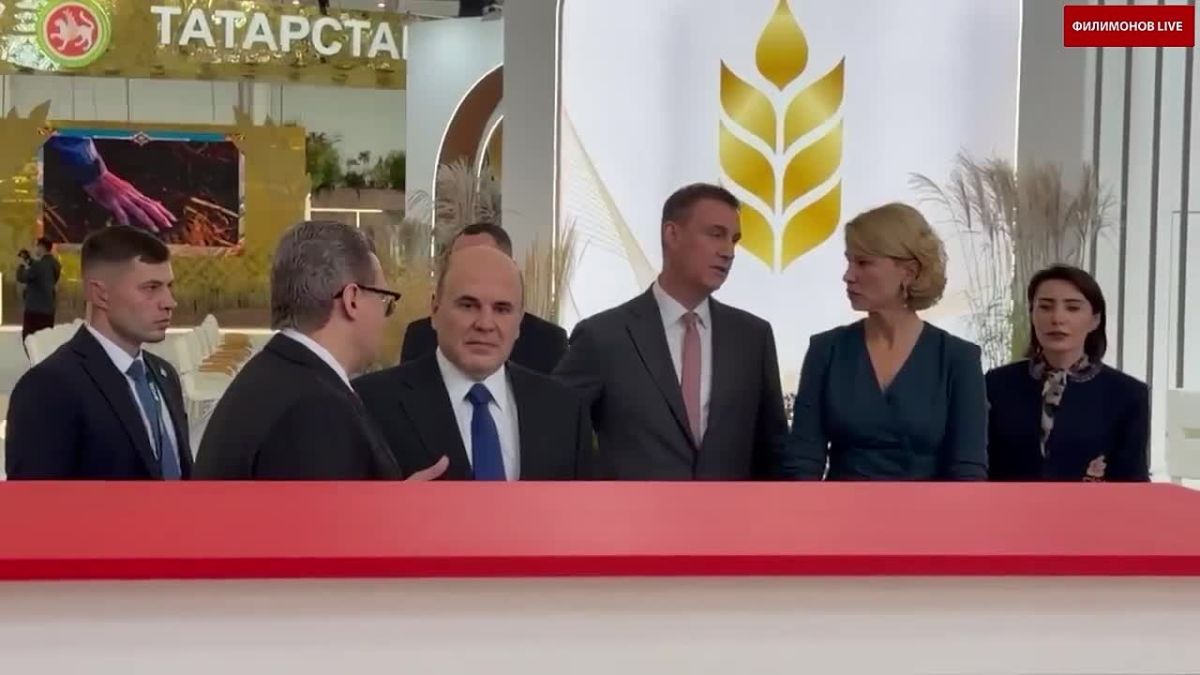 Георгий Филимонов: Председатель Правительства Российской Федерации Михаил Владимирович Мишустин посетил стенд Вологодской области на агропромышленной выставке «Золотая осень — 2026»