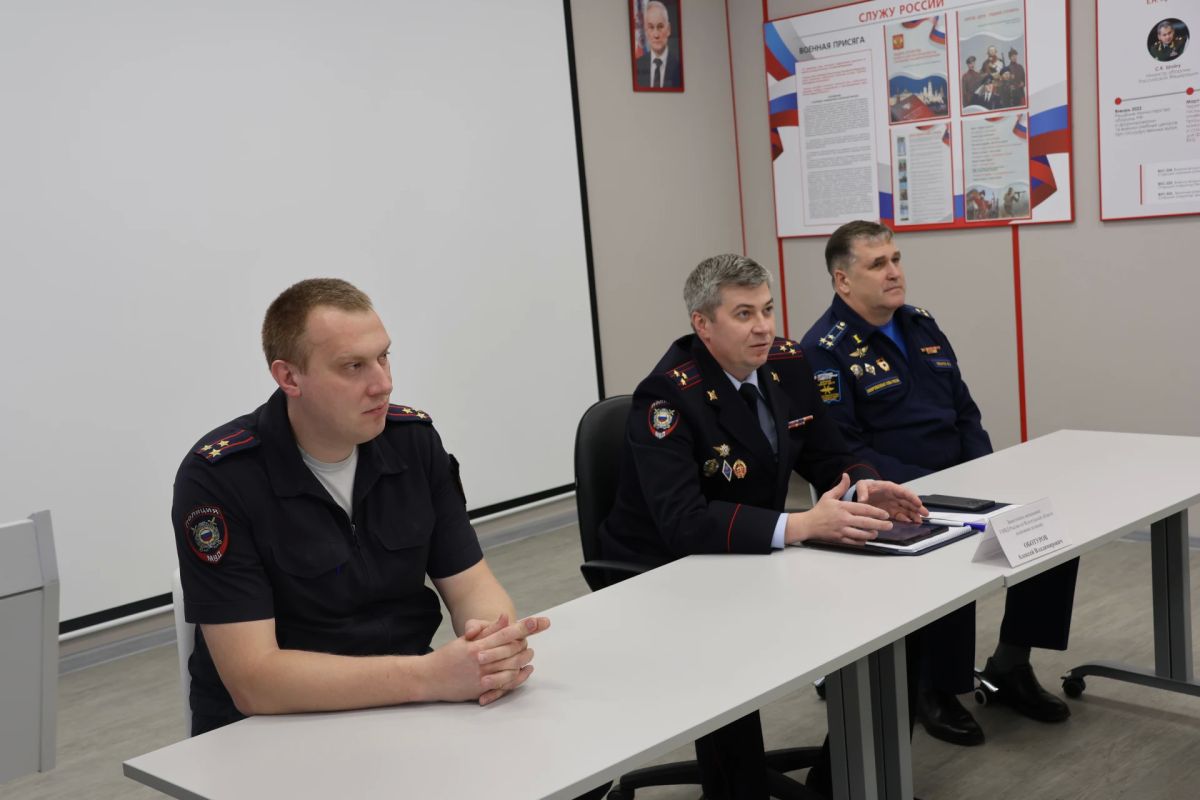 Как стать офицером полиции: разговор с курсантами о перспективах в профессии Как стать офицером полиции: разговор с курсантами о перспективах в профессии