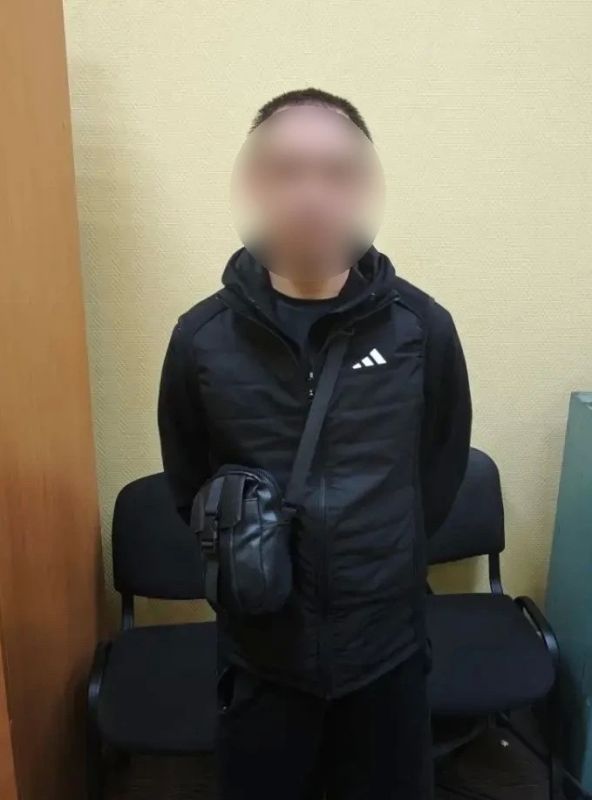 В Вологде полицейские задержали подозреваемых в попытке сбыта наркотиков в особо крупном размере В Вологде полицейские задержали подозреваемых в попытке сбыта наркотиков в особо крупном размере