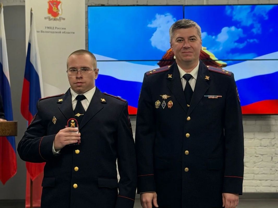 В УМВД России по Вологодской области состоялась церемония вручения первых офицерских погон В УМВД России по Вологодской области состоялась церемония вручения первых офицерских погон