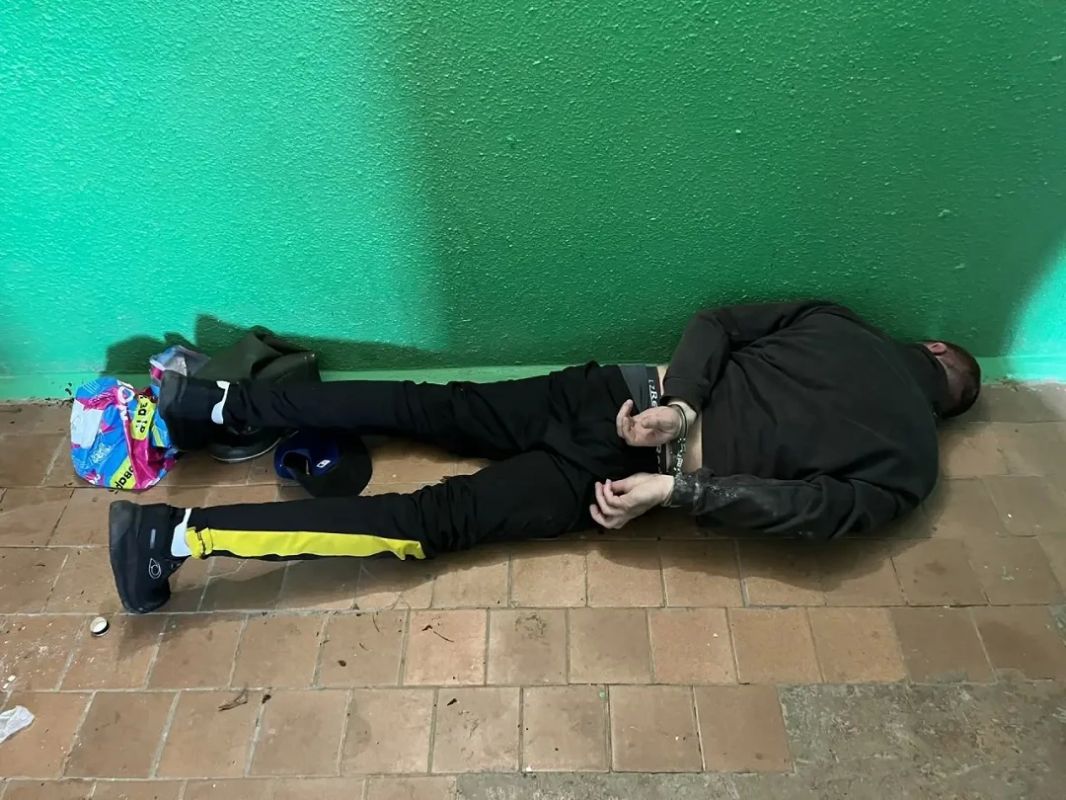 В Череповце полицейские задержали пятерых участников цепочки наркосбыта