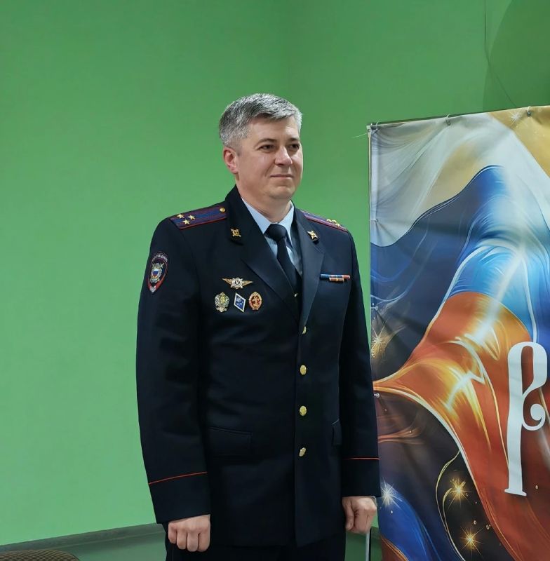 В Великоустюгском многопрофильном колледже студенты, обучающиеся по специальности «Правоохранительная деятельность», встретились с заместителем начальника УМВД России по Вологодской области, полковником полиции Алексеем...