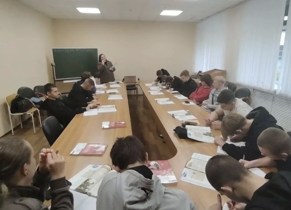 Сотрудники УКОН УМВД России по Вологодской области провели профилактическое мероприятие для учащихся колледжа
