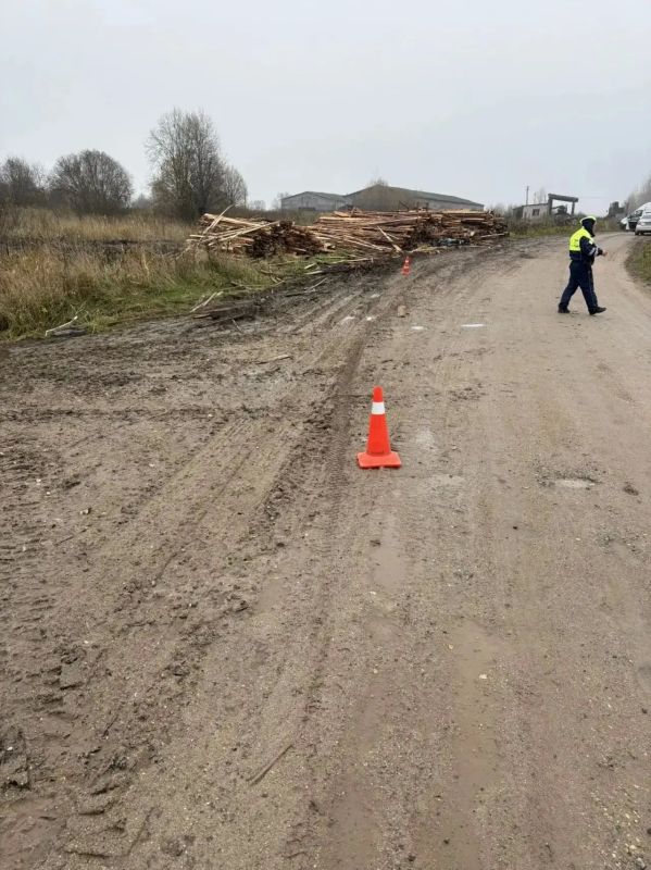 Сегодня около 10:22 на 0 км 840 м а/д Заберезничье - Яковлево - Перхурьево Сокольского муниципального округа произошло ДТП Сегодня около 10:22 на 0 км 840 м а/д Заберезничье - Яковлево - Перхурьево Сокольского муниципального округа произошло ДТП