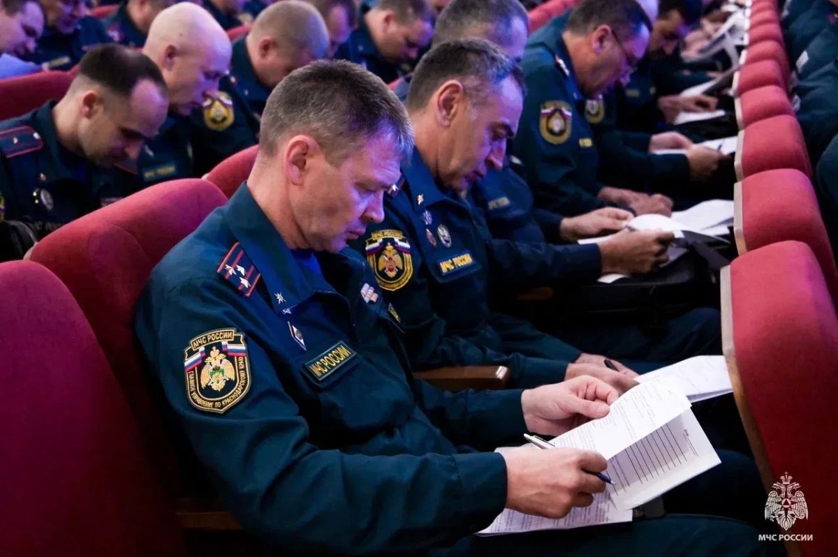 В МЧС России прошли Всероссийские сборы по организации тушения пожаров В МЧС России прошли Всероссийские сборы по организации тушения пожаров