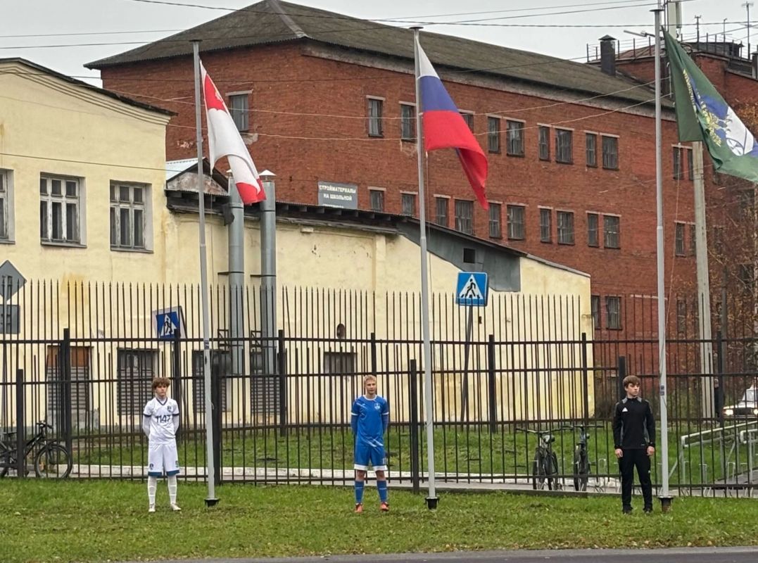 В Соколе полицейские провели ежегодный турнир по футболу, посвященный памяти кавалера Ордена Мужества Юрия Лагунова В Соколе полицейские провели ежегодный турнир по футболу, посвященный памяти кавалера Ордена Мужества Юрия Лагунова