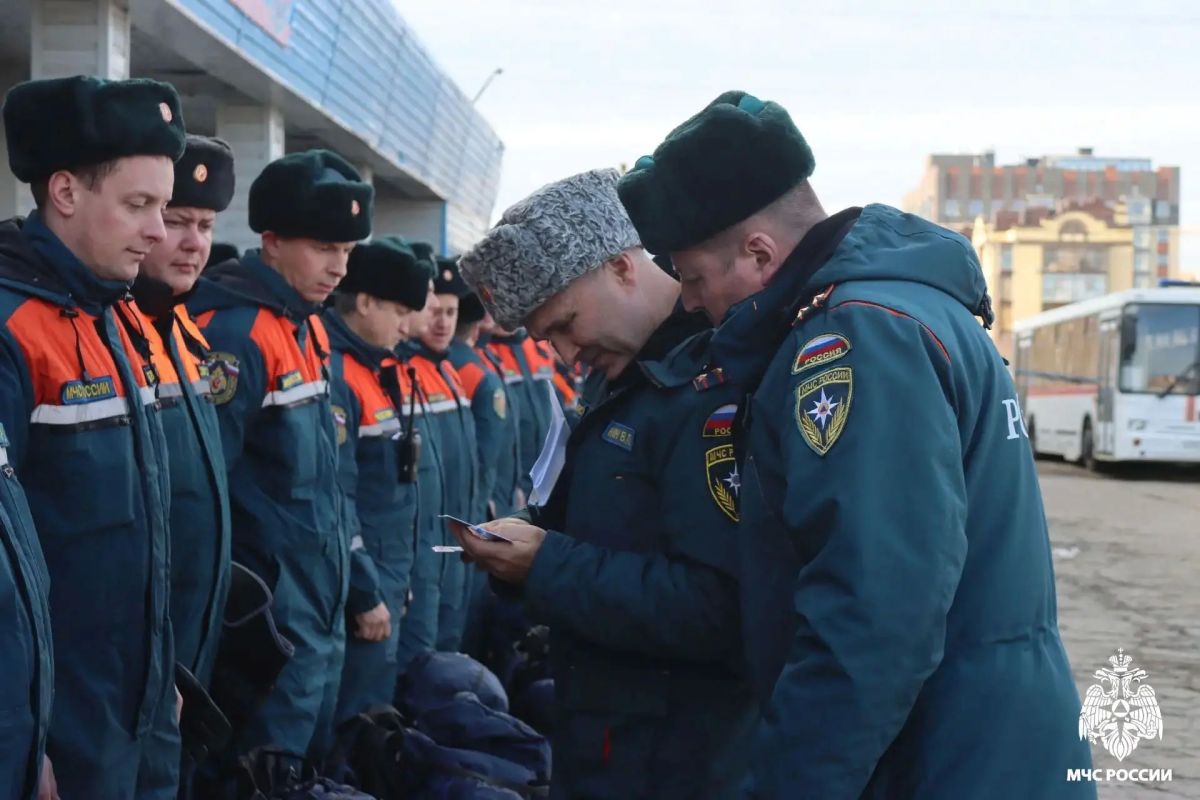 К реагированию готовы!. В Вологде на базе специализированной пожарно-спасательной части прошёл смотр аэромобильной группировки Главного управления МЧС России по Вологодской области К реагированию готовы!. В Вологде на базе специализированной пожарно-спасательной части прошёл смотр аэромобильной группировки Главного управления МЧС России по Вологодской области