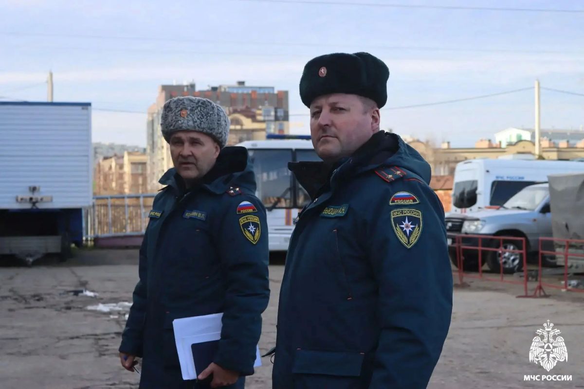 К реагированию готовы!. В Вологде на базе специализированной пожарно-спасательной части прошёл смотр аэромобильной группировки Главного управления МЧС России по Вологодской области К реагированию готовы!. В Вологде на базе специализированной пожарно-спасательной части прошёл смотр аэромобильной группировки Главного управления МЧС России по Вологодской области
