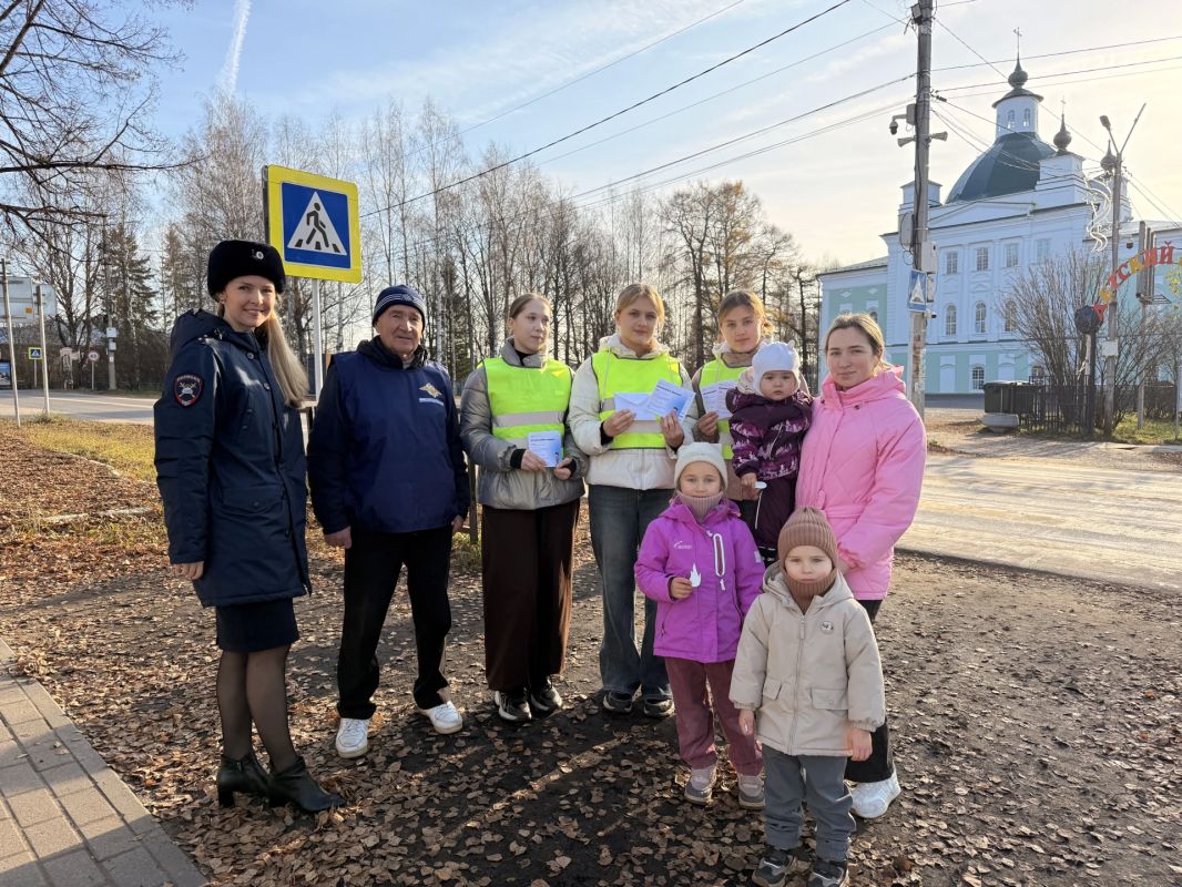 В Никольске Госавтоинспекторы и члены общественного совета провели акцию «Культурный пешеход» В Никольске Госавтоинспекторы и члены общественного совета провели акцию «Культурный пешеход»
