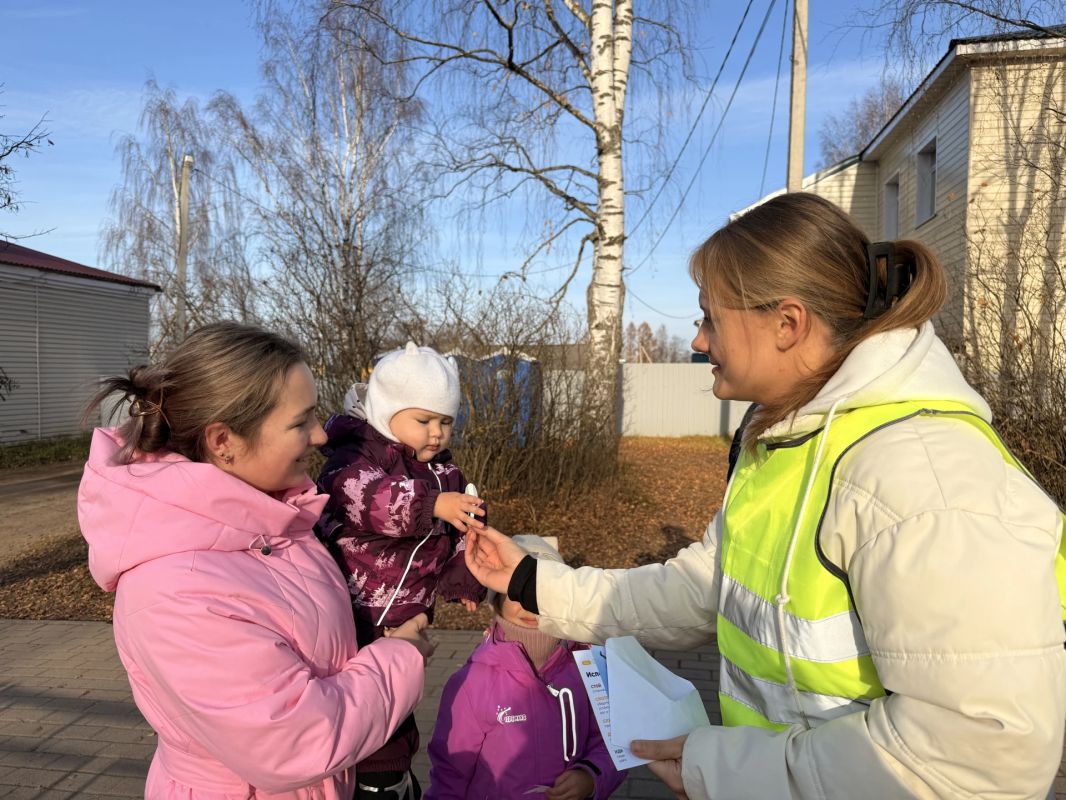В Никольске Госавтоинспекторы и члены общественного совета провели акцию «Культурный пешеход» В Никольске Госавтоинспекторы и члены общественного совета провели акцию «Культурный пешеход»