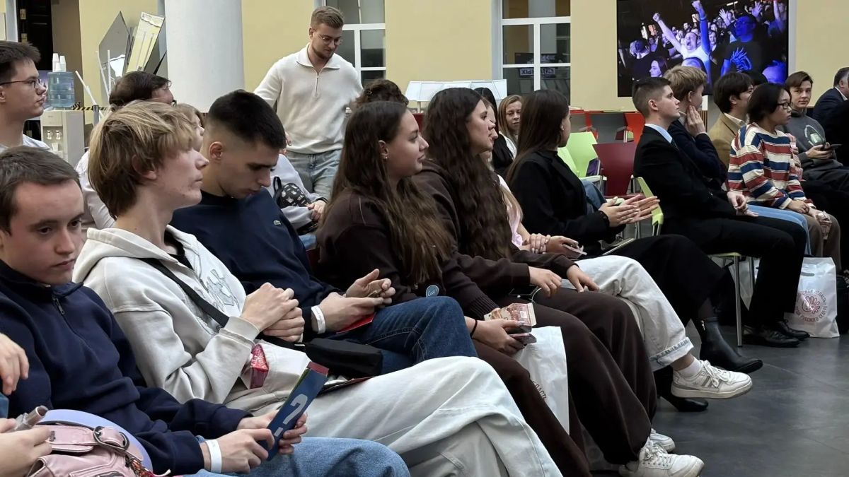 В ВШЭ началась панельная дискуссия вологодских студентов В ВШЭ началась панельная дискуссия вологодских студентов