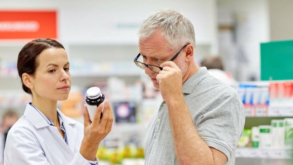 Фармацевты в России: новые правила информирования об аналогах лекарств