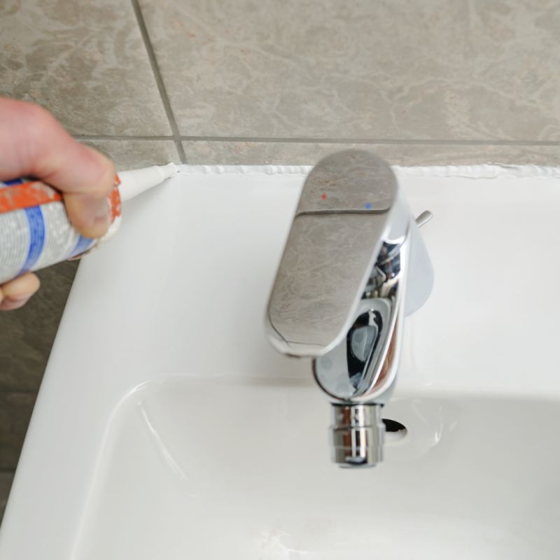 Как очистить ванную от плесени: эффективные методы и советы