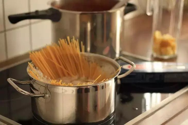 Как правильно приготовить спагетти: 2 самых простых и вкусных рецепта