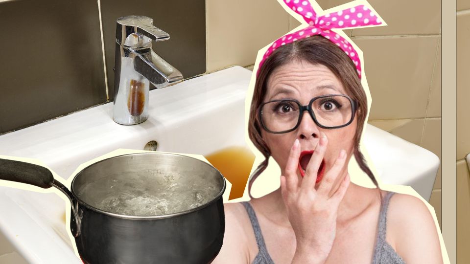 Ни за что не прочищайте засор в раковине кипятком: последствия катастрофические