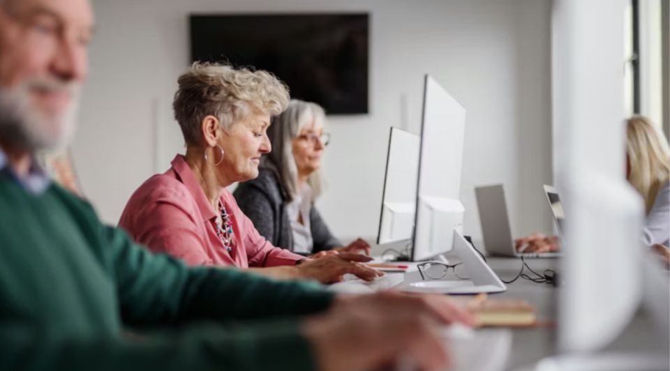 Как выросли пенсии работающих пенсионеров в России