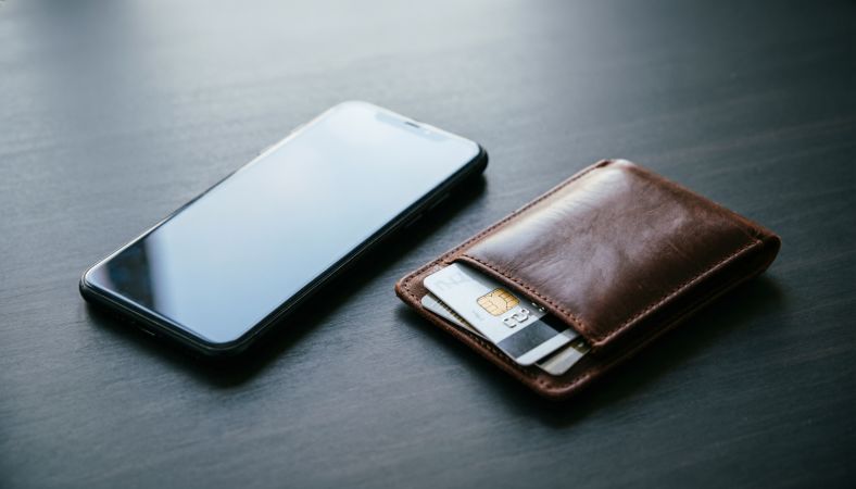 Взгляд на новые ограничения: как законопроект 161-ФЗ изменит мир финансов и связи в России