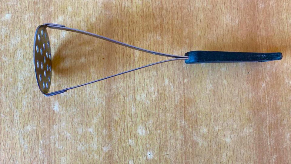 Как использовать толкушку на кухне: 5 нестандартных решений